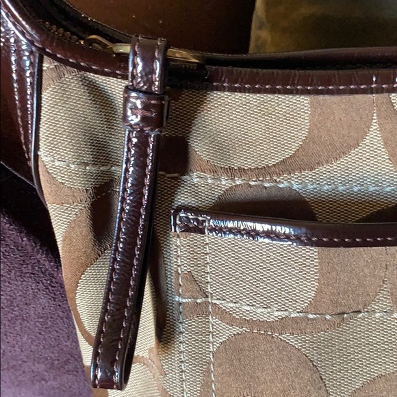 Coach Ergo Signature Hobo great condition - Picture 4 of 6